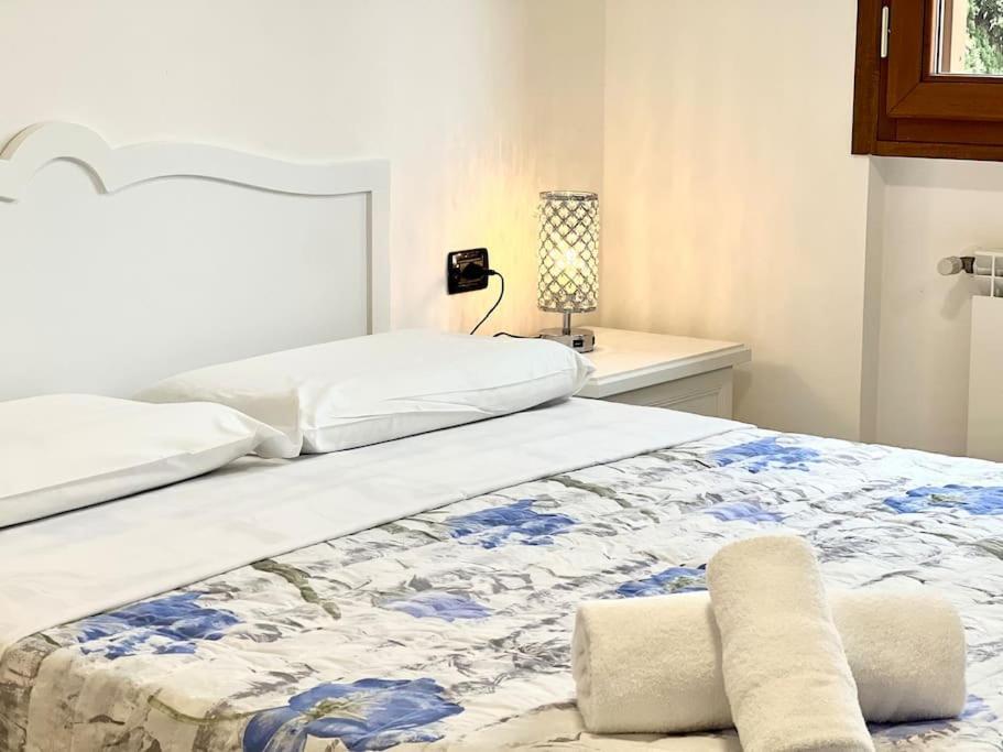 Apartamento Comfyspot Rosia Exterior foto