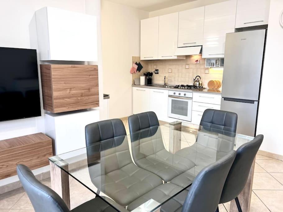 Apartamento Comfyspot Rosia Exterior foto