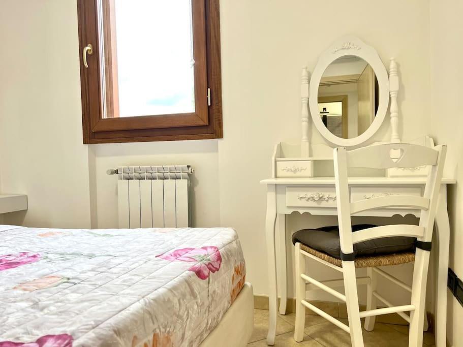 Apartamento Comfyspot Rosia Exterior foto